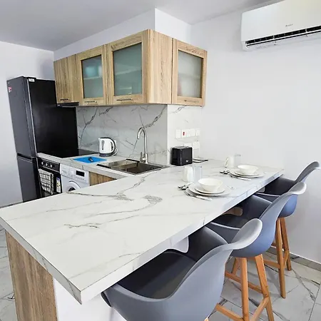 Urban Comfort Apartment Larnaca Exterior photo