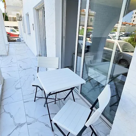 Urban Comfort Apartment Larnaca Exterior photo